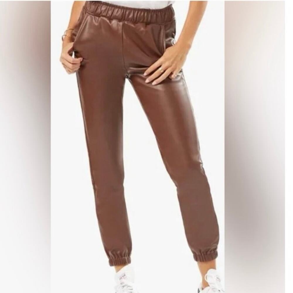 WeWoreWhat Vegan Leather Joggers Brown Butter Soft Med - Picture 2 of 9